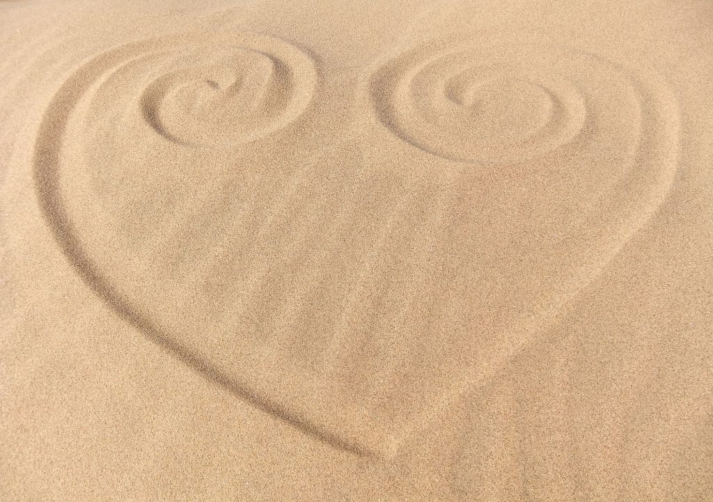 Herz und Spiralen im SAnd - Ulrike Oerter - Werstatt für Musi und Töne Göttingen